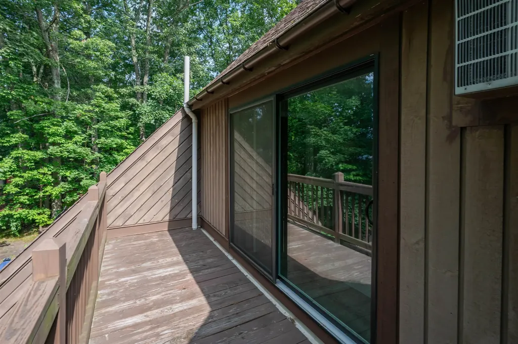 21 Silverton Drive Nashua NH 03062