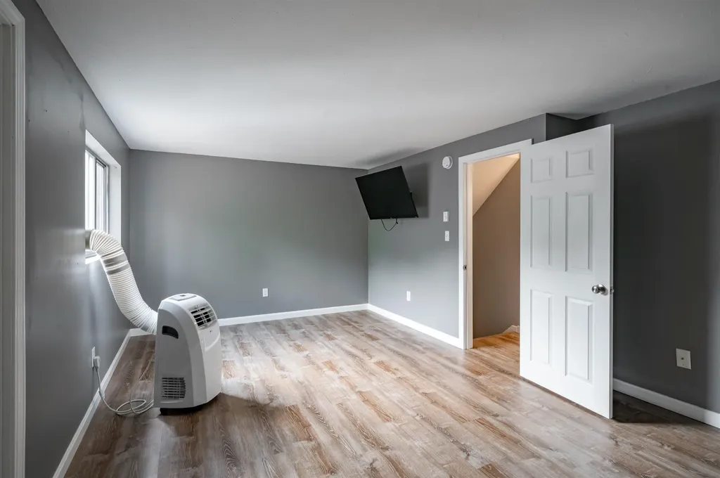 21 Silverton Drive Nashua NH 03062