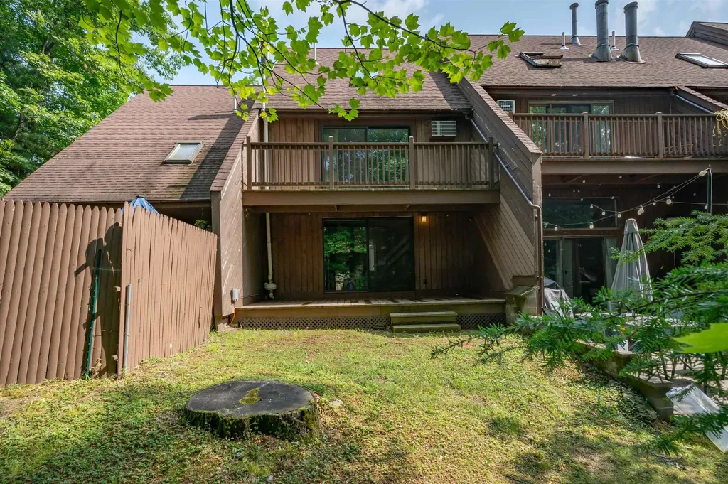 21 Silverton Drive Nashua NH 03062
