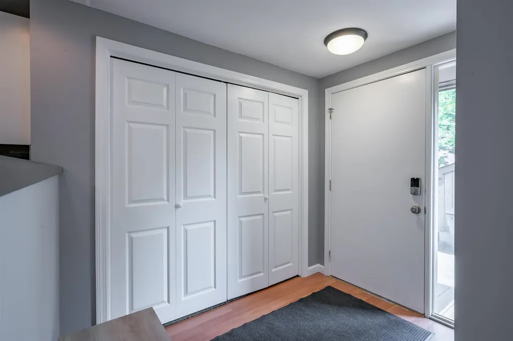 21 Silverton Drive Nashua NH 03062