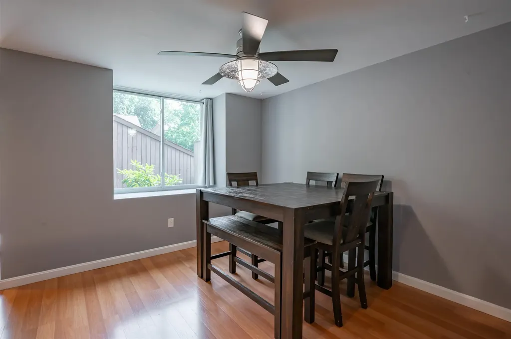 21 Silverton Drive Nashua NH 03062
