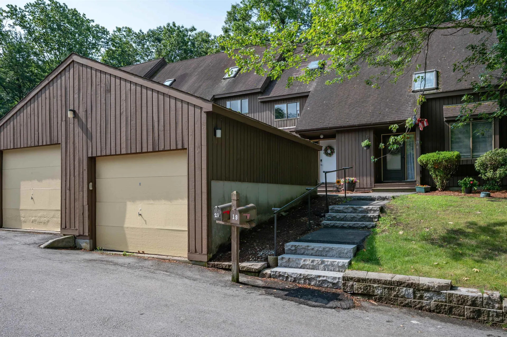 21 Silverton Drive Nashua NH 03062