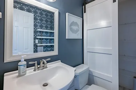21 Silverton Drive Nashua NH 03062