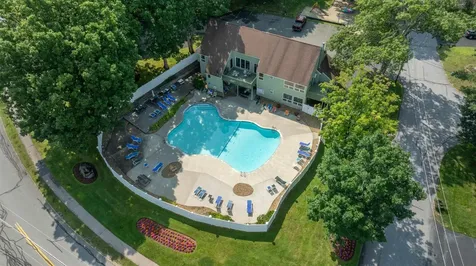 21 Silverton Drive Nashua NH 03062