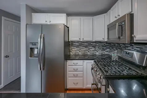 21 Silverton Drive Nashua NH 03062