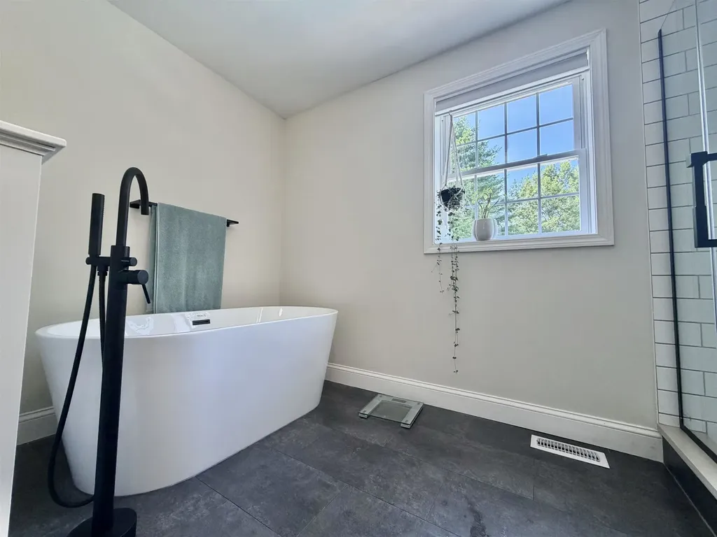 11 Boxwood Lane Dover NH 03820