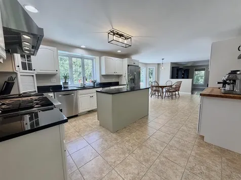 11 Boxwood Lane Dover NH 03820