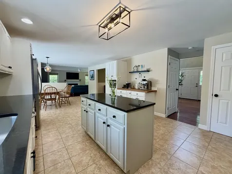11 Boxwood Lane Dover NH 03820