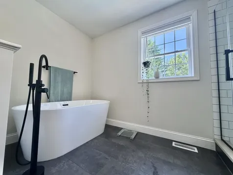11 Boxwood Lane Dover NH 03820