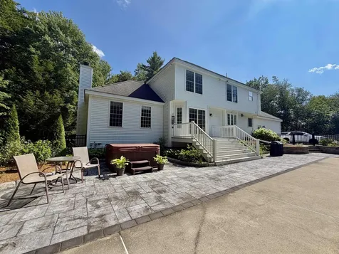 11 Boxwood Lane Dover NH 03820
