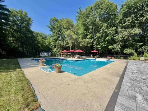 11 Boxwood Lane Dover NH 03820