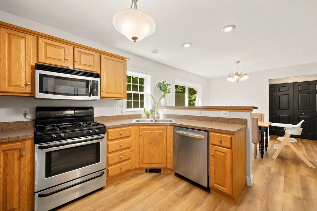 15 Silver Dawn Road Campton NH 03223