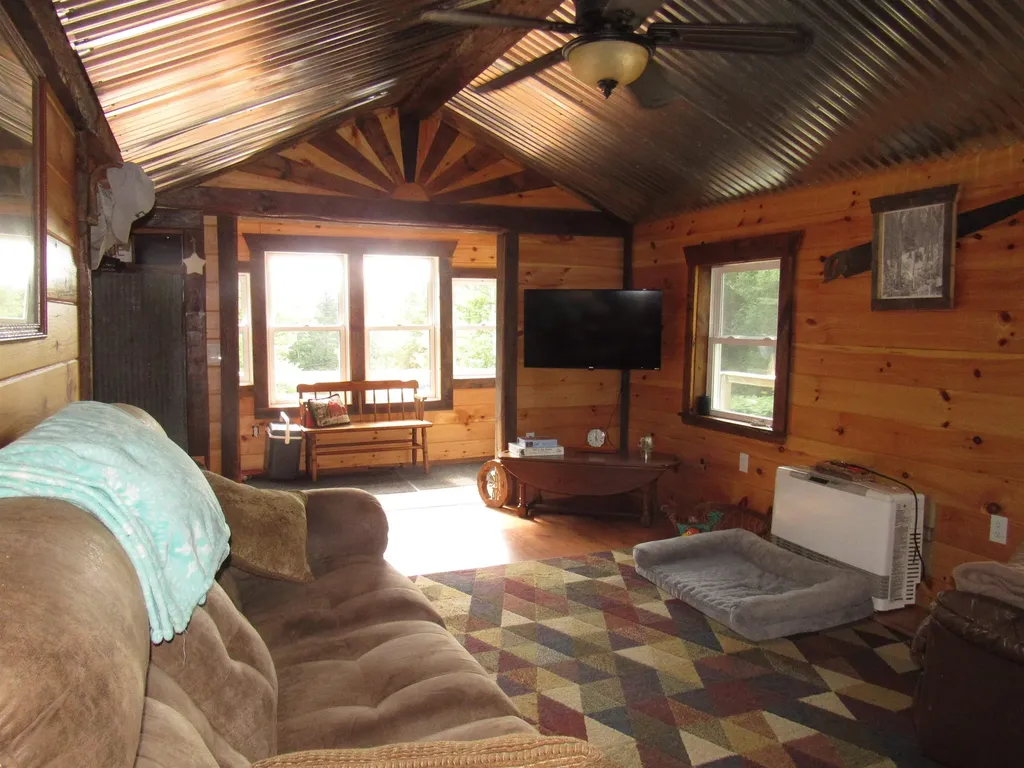 21 Maple Hill Road Holland VT 05830
