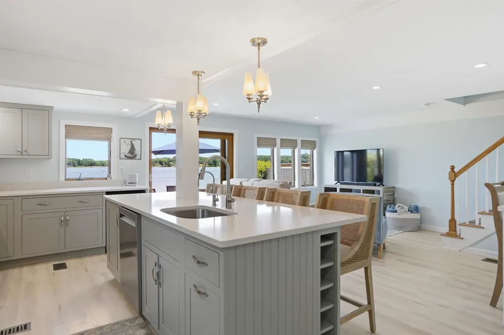 19 Wentworth Terrace Dover NH 03820