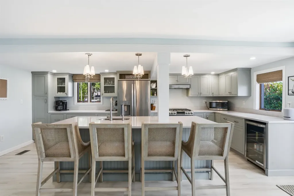 19 Wentworth Terrace Dover NH 03820