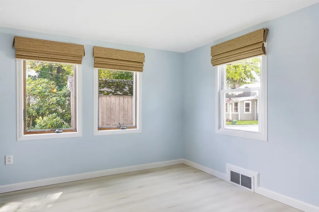 19 Wentworth Terrace Dover NH 03820