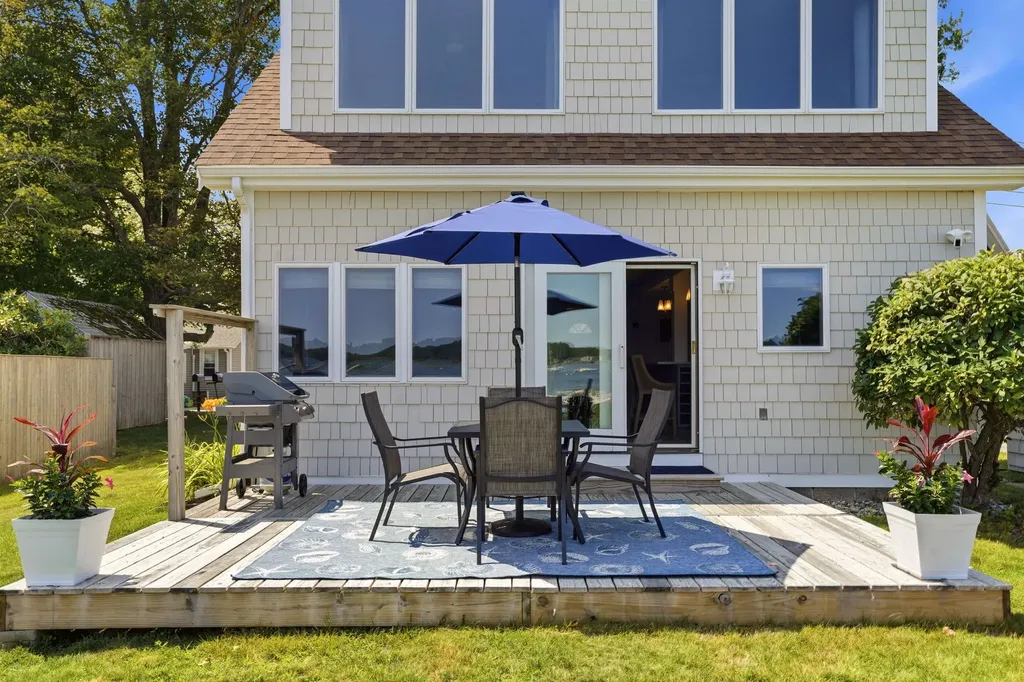 19 Wentworth Terrace Dover NH 03820