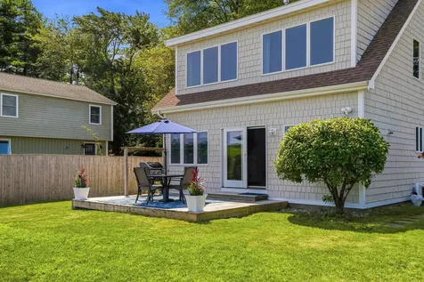 19 Wentworth Terrace Dover NH 03820