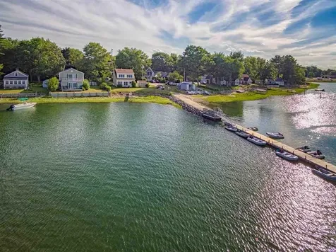 19 Wentworth Terrace Dover NH 03820