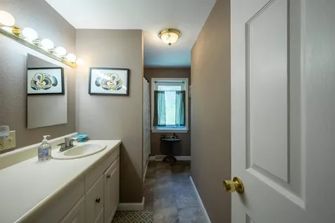11 Ledgewood Court Middlebury VT 05753