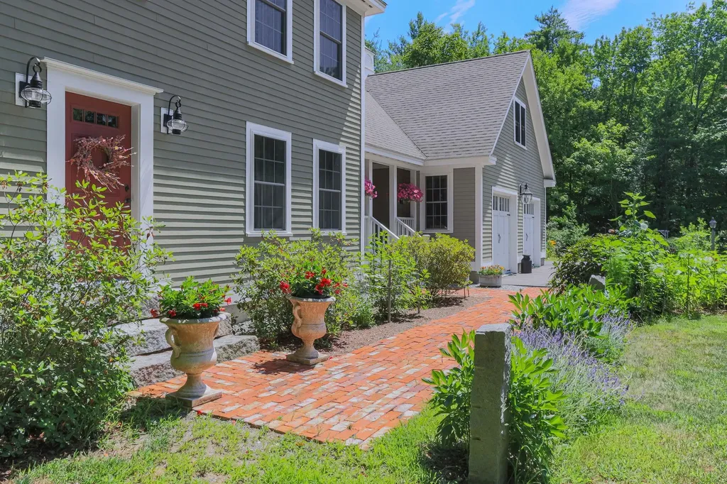178 Meredith Center Road Meredith NH 03253
