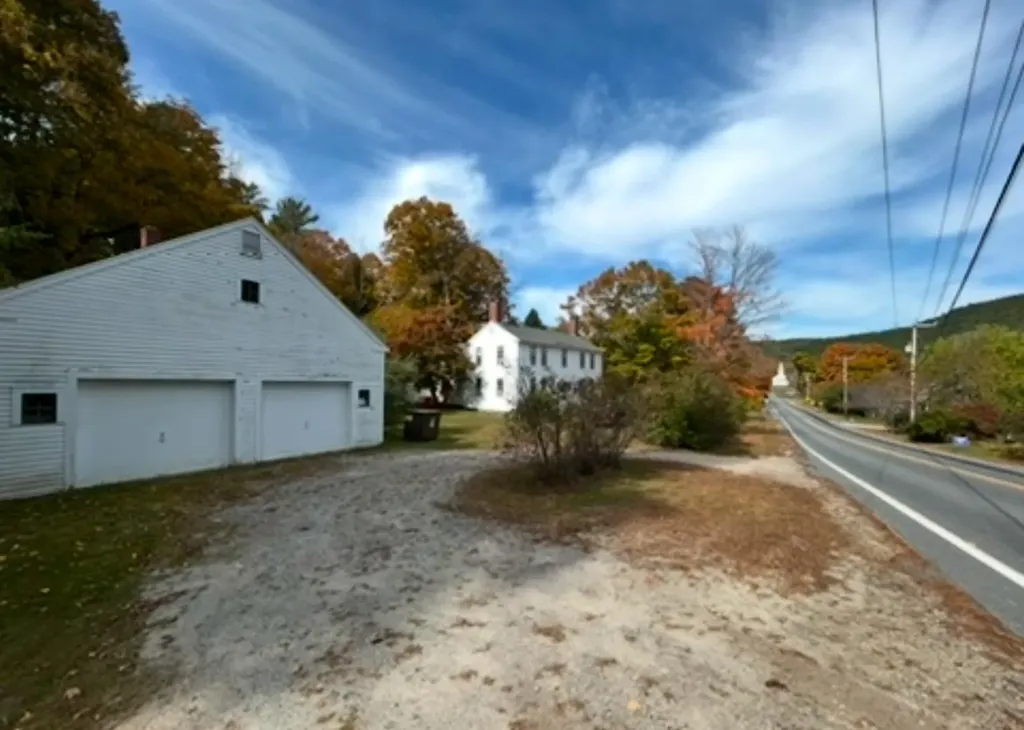 637 Nh-114 Route Sutton NH 03221