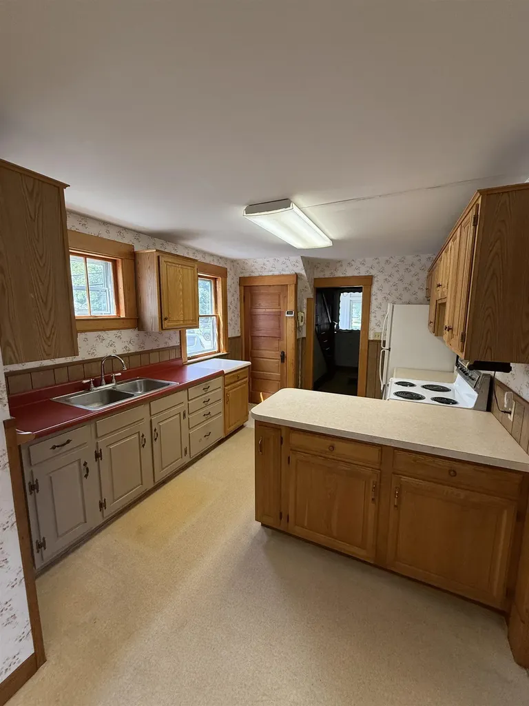 325 Us Route 2b St. Johnsbury VT 05819
