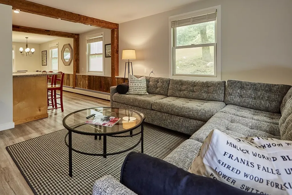 16 Old Farm Road Winhall VT 05340