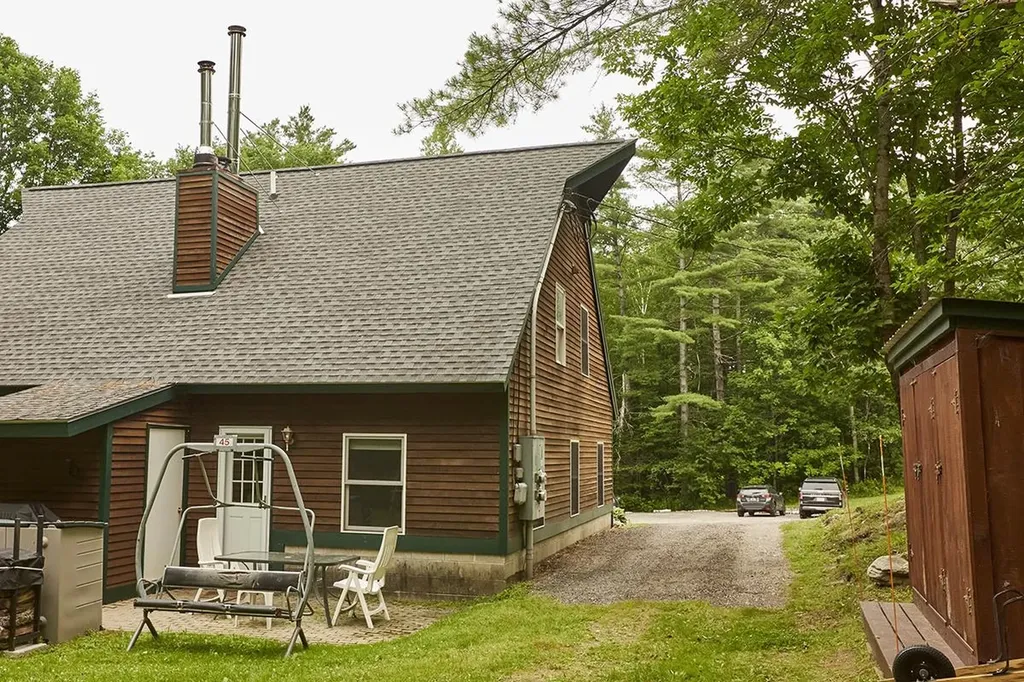 16 Old Farm Road Winhall VT 05340