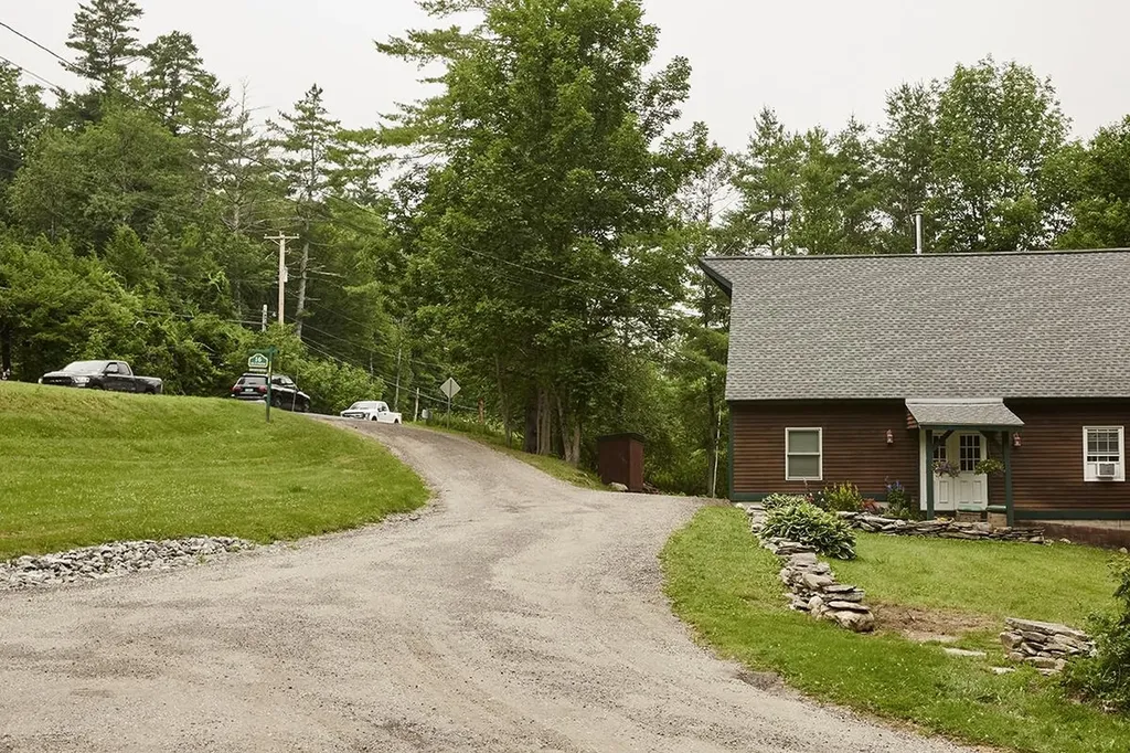 16 Old Farm Road Winhall VT 05340