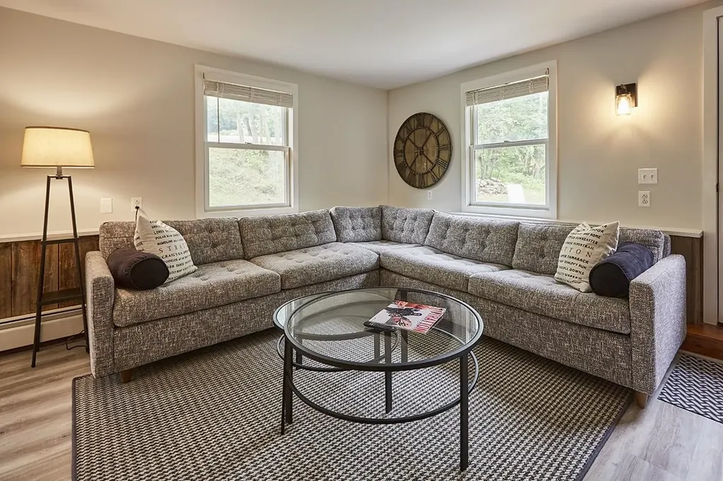 16 Old Farm Road Winhall VT 05340