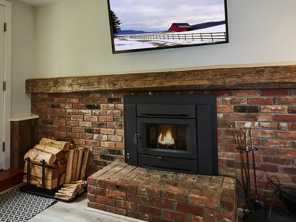 16 Old Farm Road Winhall VT 05340