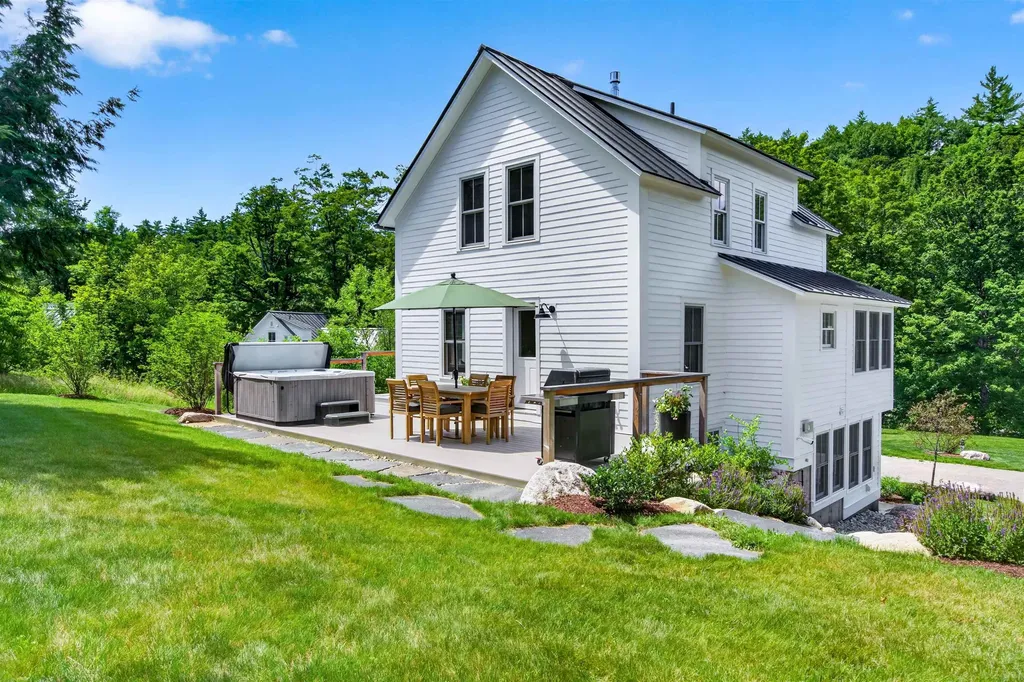 564 Goodaleville Road Jamaica VT 05343