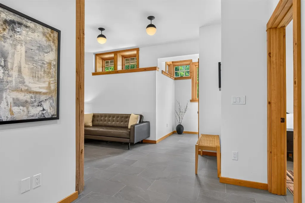 564 Goodaleville Road Jamaica VT 05343