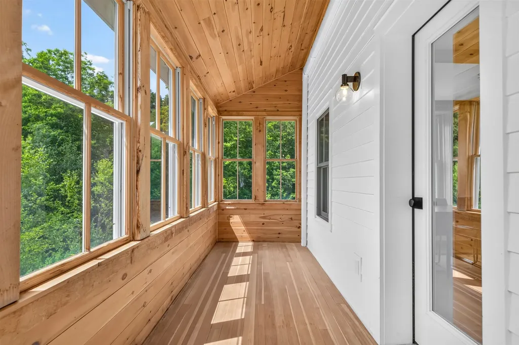 564 Goodaleville Road Jamaica VT 05343