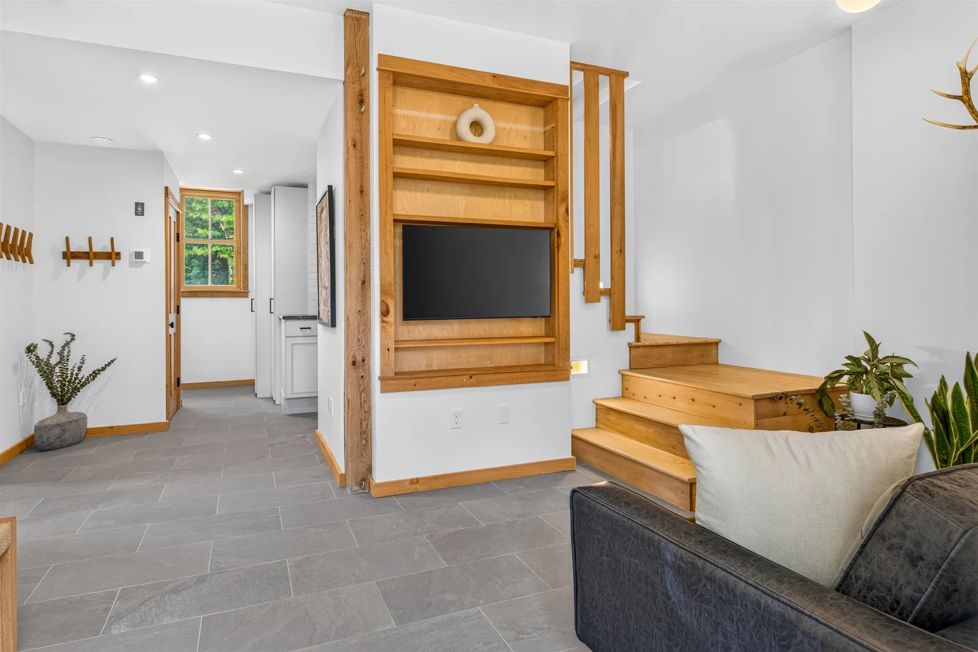 564 Goodaleville Road Jamaica VT 05343