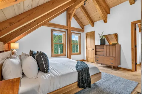 564 Goodaleville Road Jamaica VT 05343