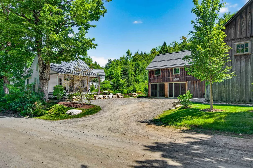 494-498 Goodaleville Road Jamaica VT 05343