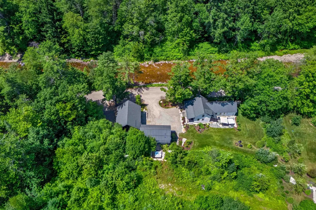 494-498 Goodaleville Road Jamaica VT 05343