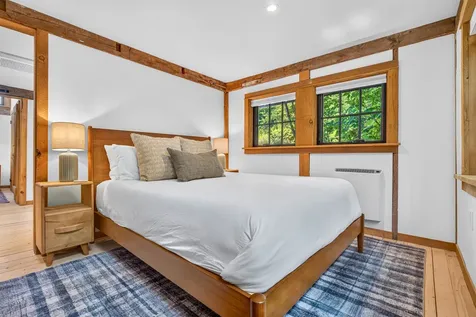 494-498 Goodaleville Road Jamaica VT 05343
