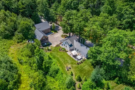 494-498 Goodaleville Road Jamaica VT 05343