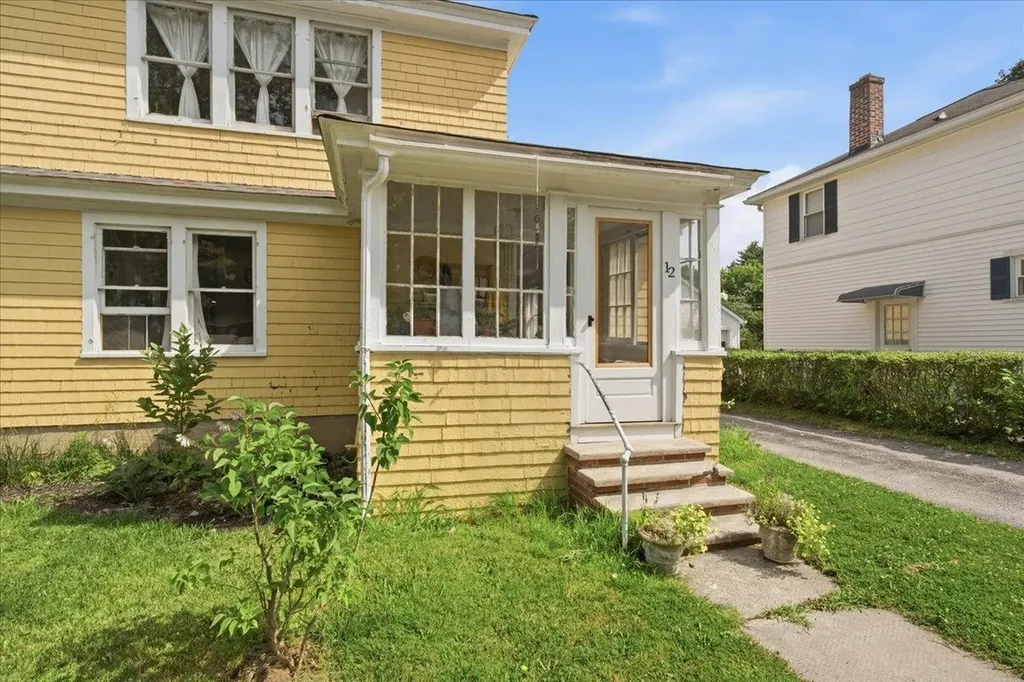 12 Hall Street Bennington VT 05257