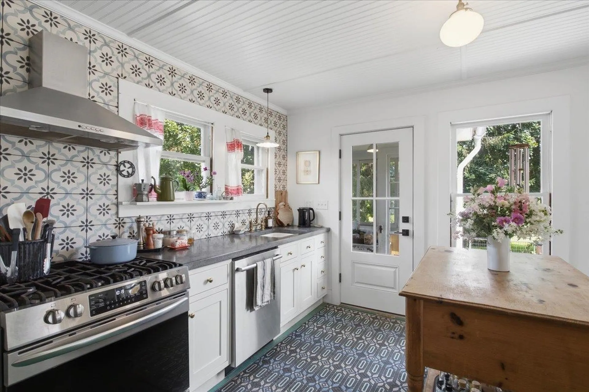 12 Hall Street Bennington VT 05257