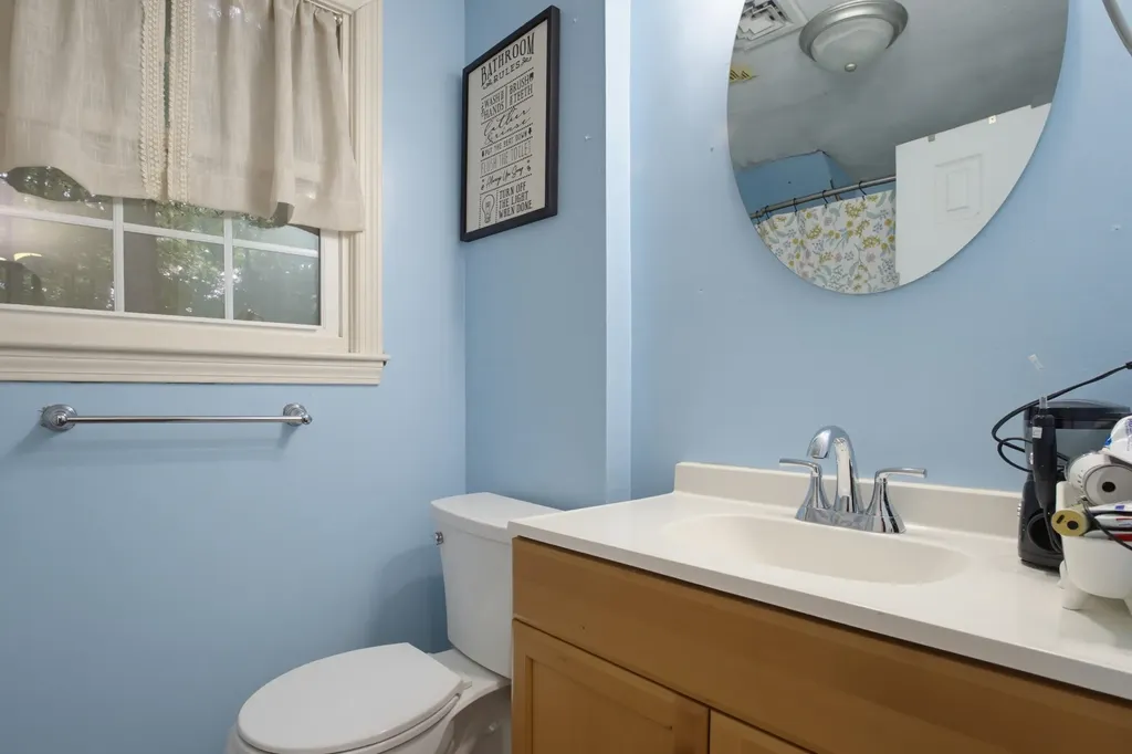 21 Shelburne Road Nashua NH 03063