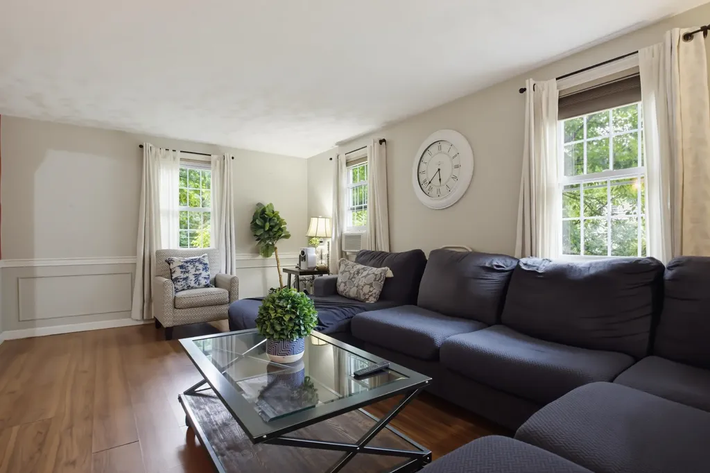 21 Shelburne Road Nashua NH 03063