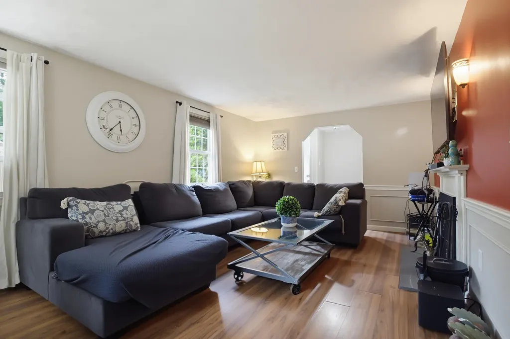 21 Shelburne Road Nashua NH 03063