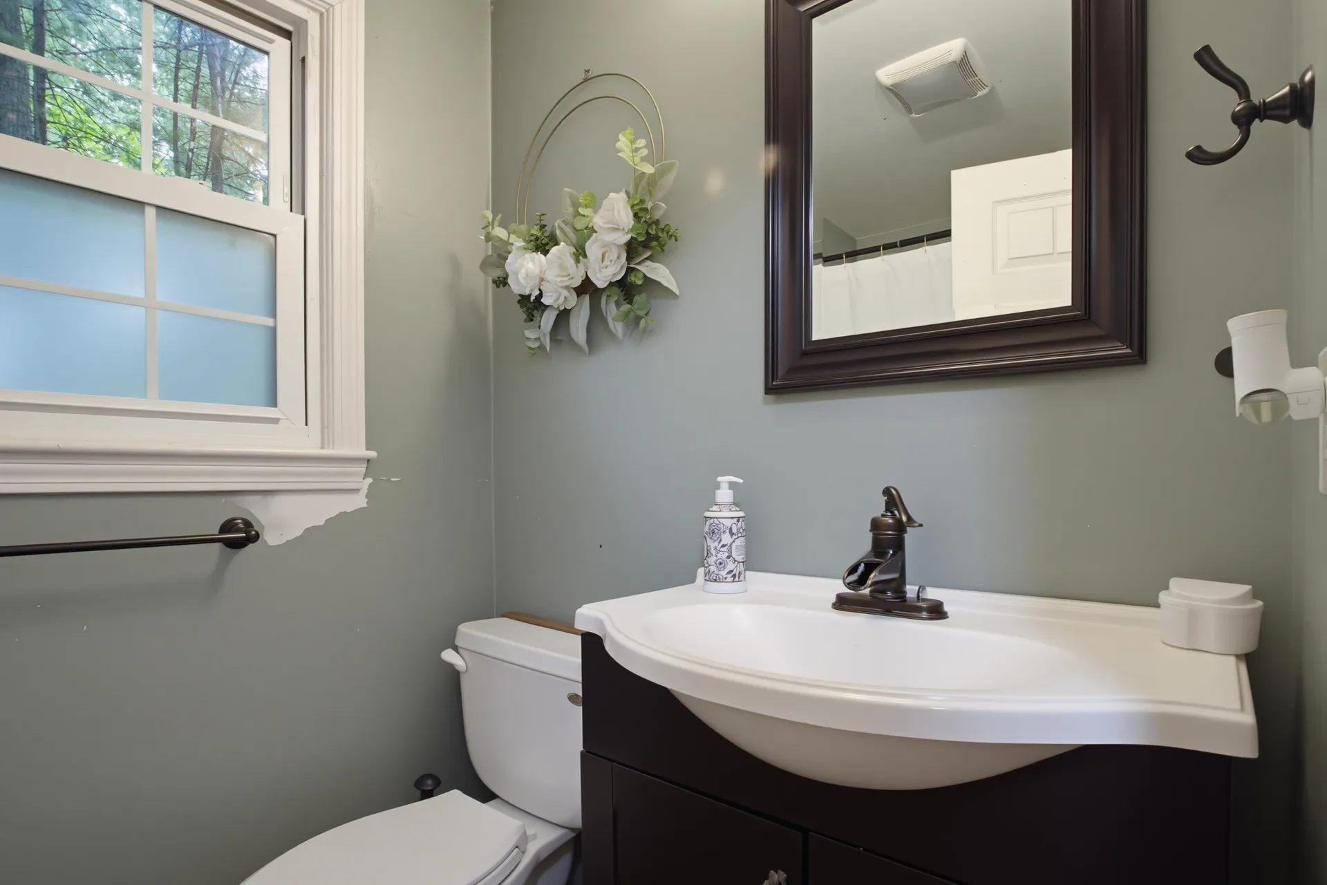 21 Shelburne Road Nashua NH 03063