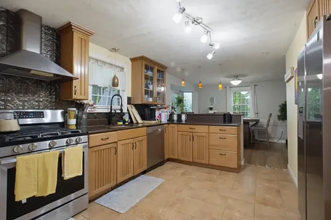 21 Shelburne Road Nashua NH 03063