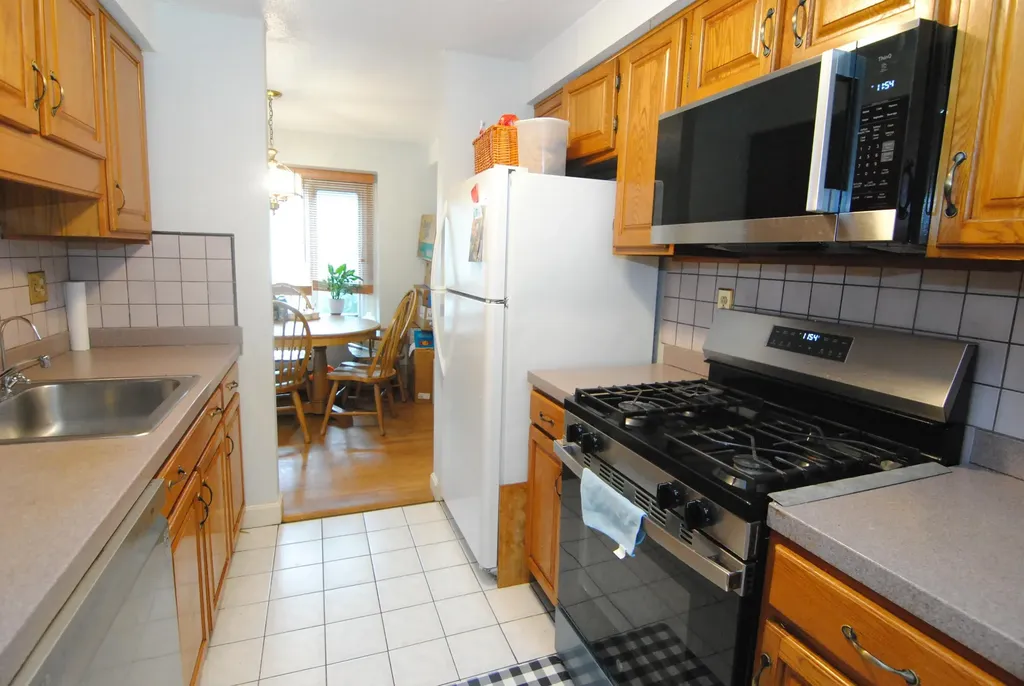 7 Meadowview Circle Nashua NH 03062