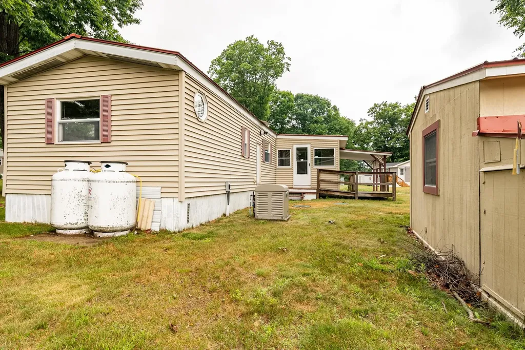 8 South Dewberry Lane Rochester NH 03867